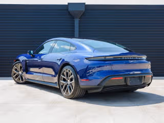 2025 Porsche Taycan Base - Photo 17