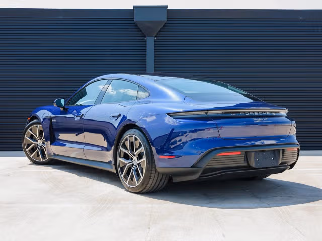 2025 Porsche Taycan Base - Photo 18