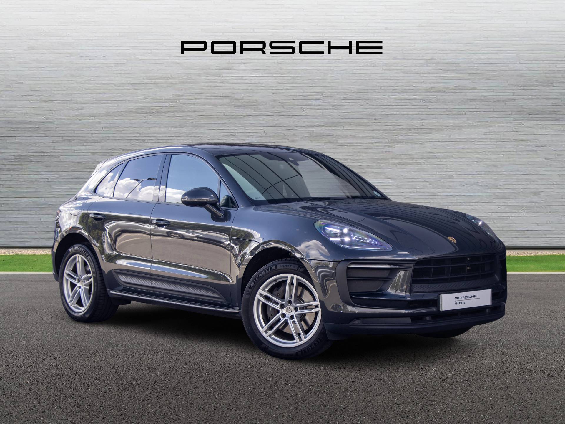 Macan, photo 1 of 30