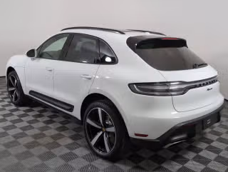 2026 Porsche Macan T - Photo 17