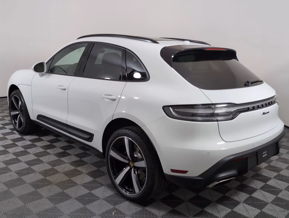 2026 Porsche Macan T - Photo 19