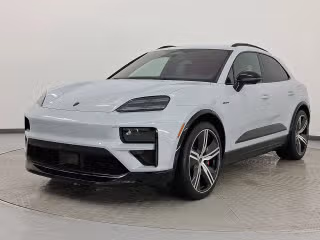 2025 Porsche Macan Macan Turbo Electric's photo