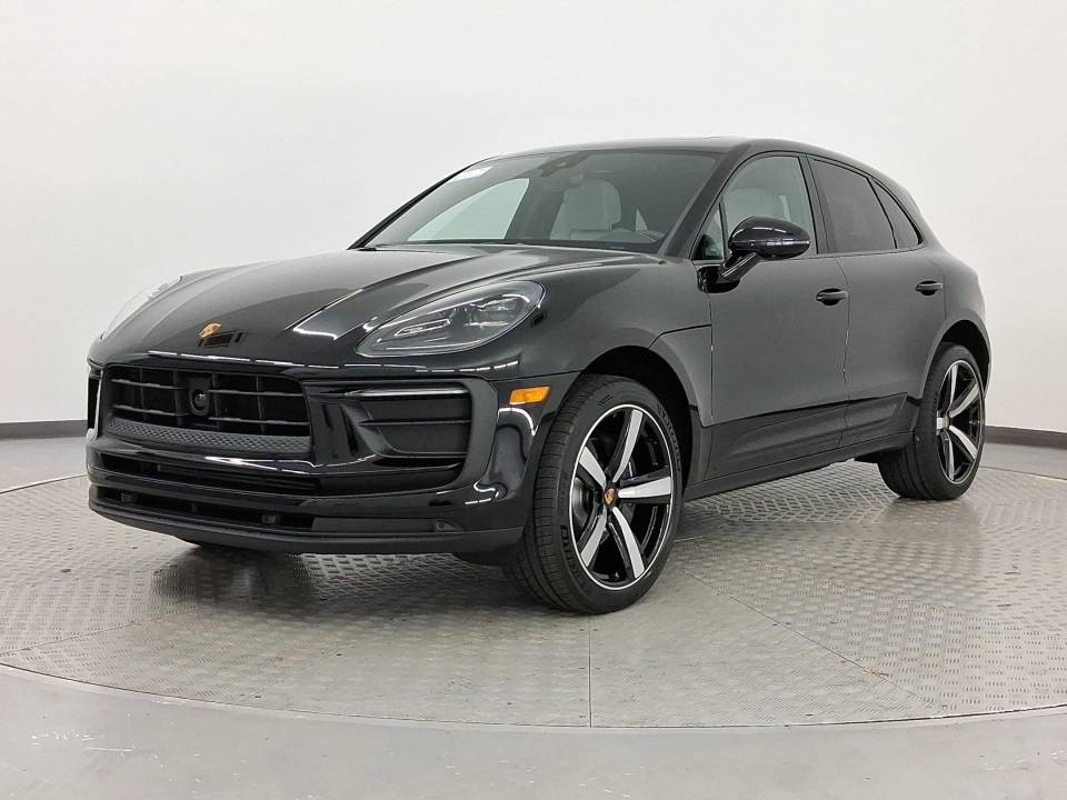 2026 Porsche Macan Base