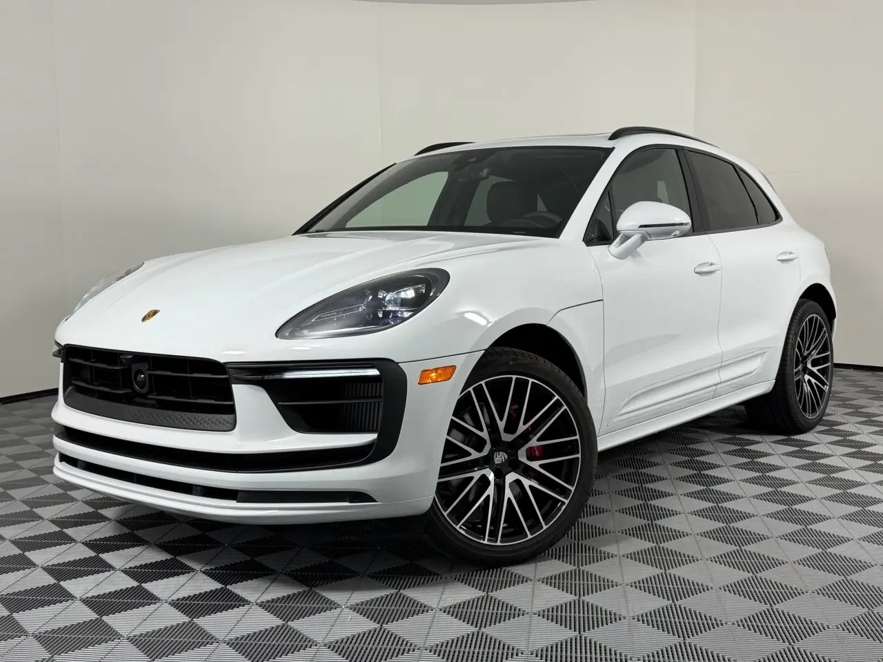 2026 Porsche Macan S - Photo 8