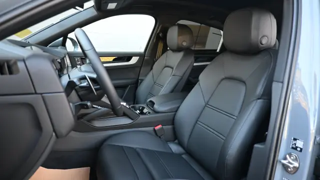 2026 Porsche Cayenne Coup E-Hybrid - Photo 38