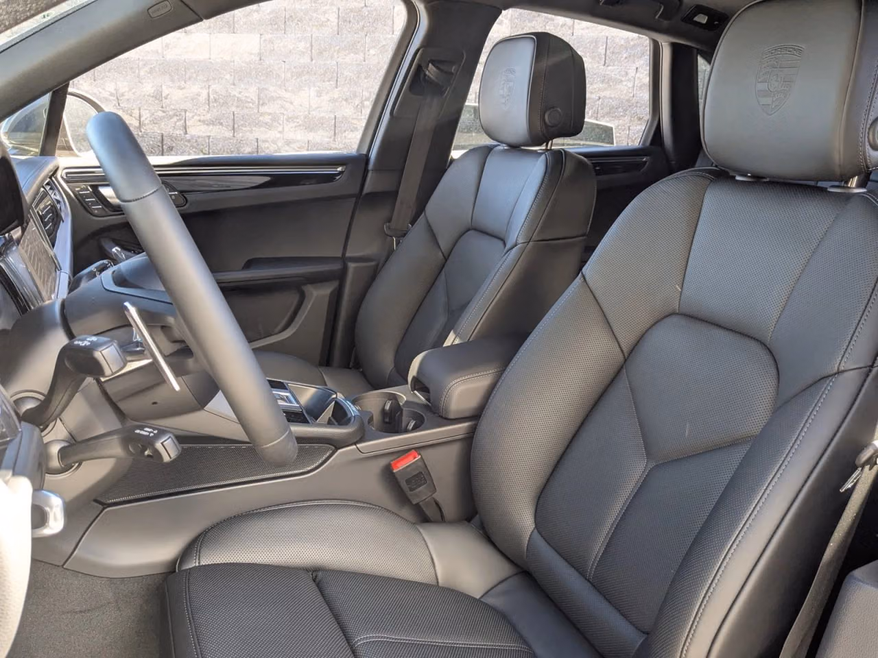2026 Porsche Macan T - Photo 36