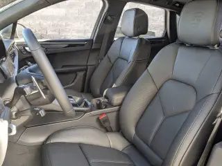 2026 Porsche Macan T - Photo 37