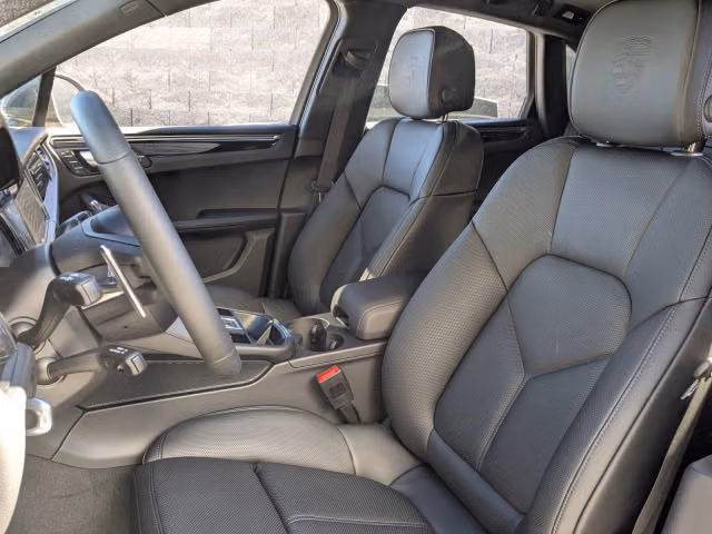 2026 Porsche Macan T - Photo 34