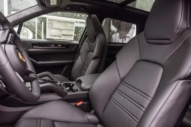 2026 Porsche Cayenne GTS - Photo 38