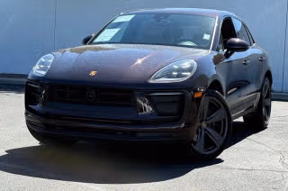 2025 Porsche Macan -'s photo