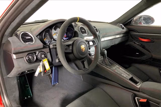 2025 Porsche 718 GT4 RS - Photo 26