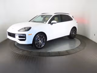 2025 Porsche Cayenne -'s photo