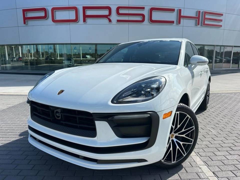 2026 Porsche Macan Base