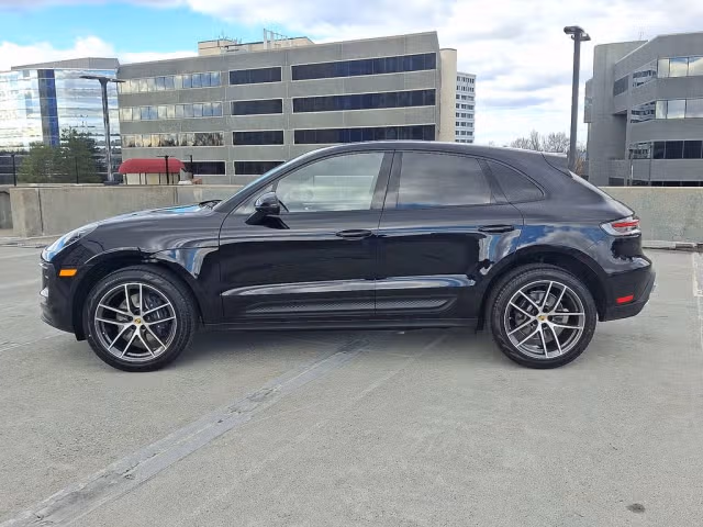 2026 Porsche Macan Base - Photo 10