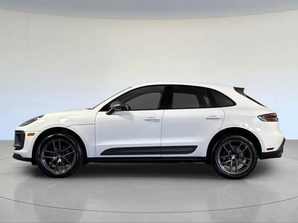 2026 Porsche Macan T - Photo 15