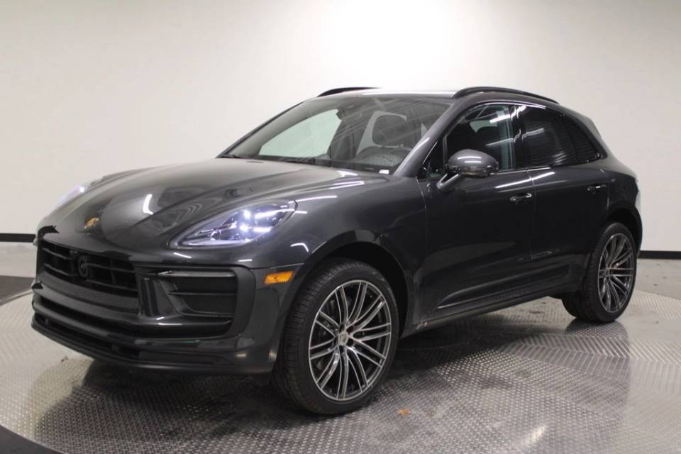 2025 Porsche Macan Base