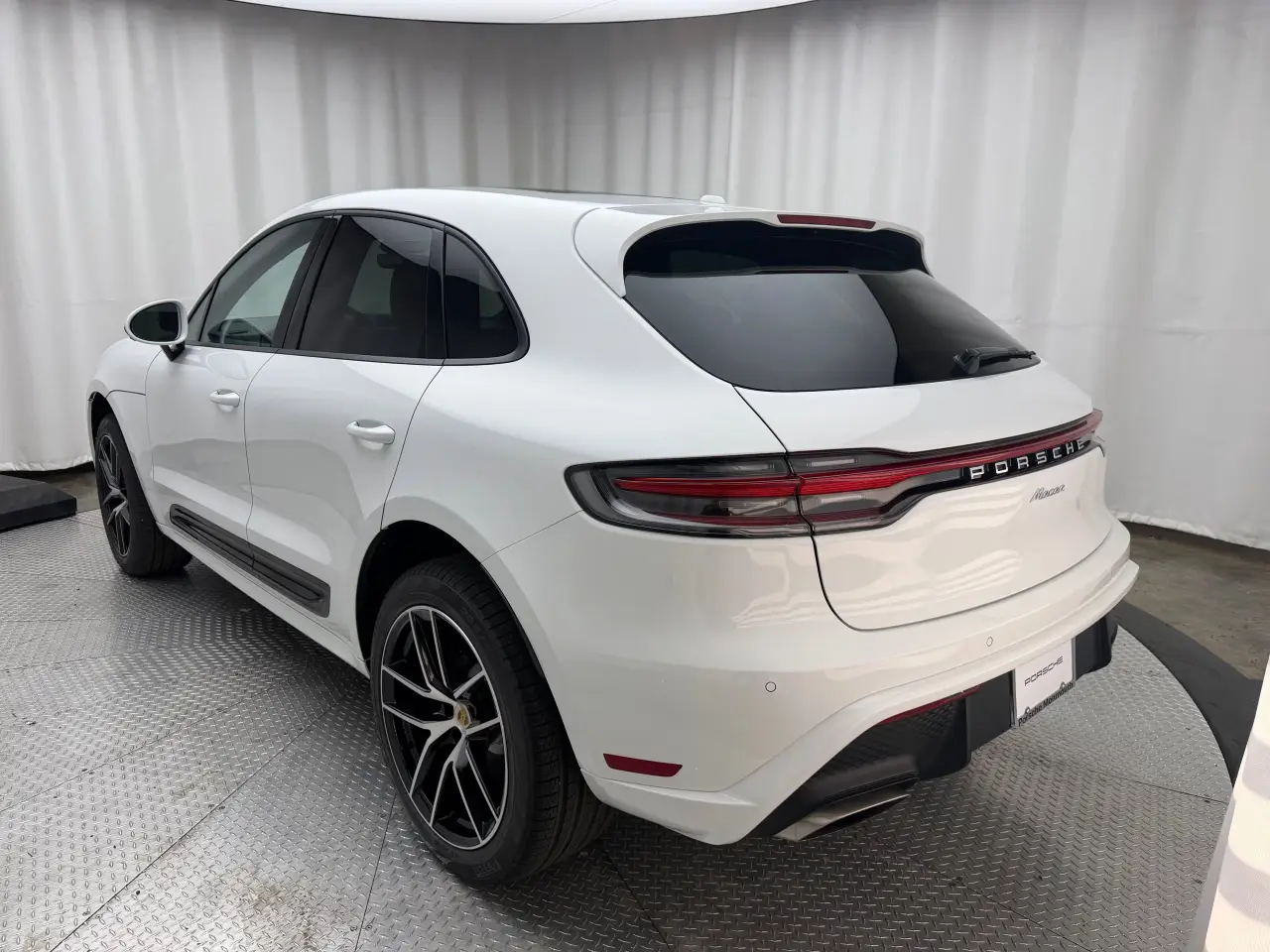 2026 Porsche Macan Base - Photo 24