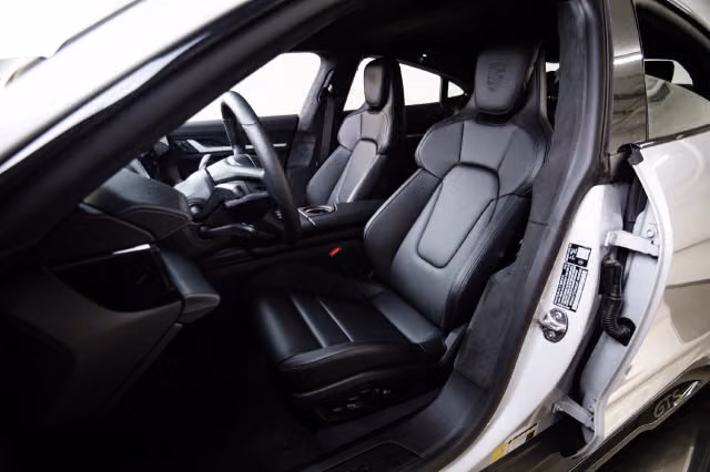 2026 Porsche Taycan GTS - Photo 34