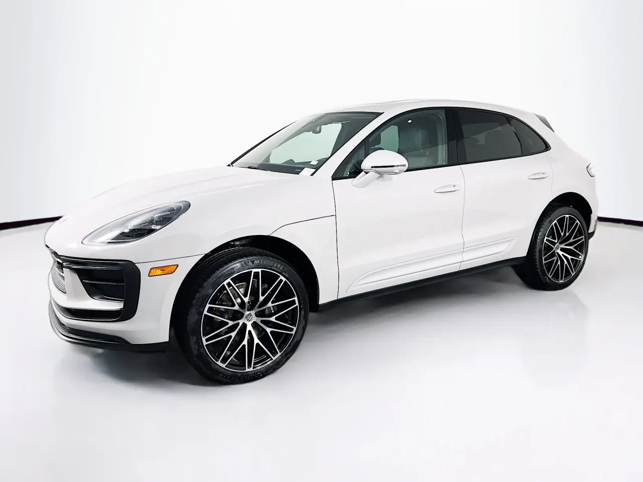 2026 Porsche Macan Base - Photo 8
