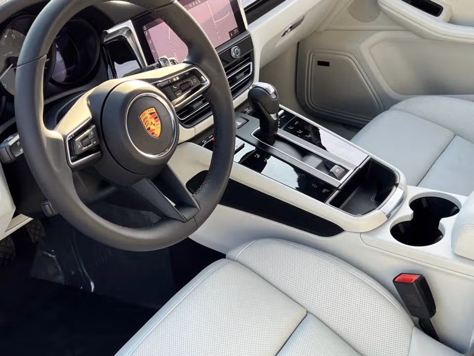 2026 Porsche Macan S - Photo 27