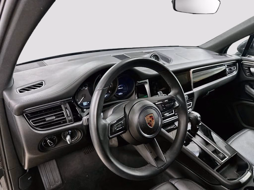 2025 Porsche Macan Base - Photo 28