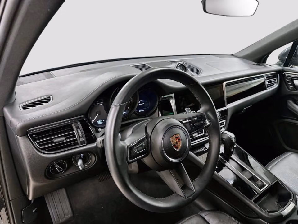 2025 Porsche Macan Base - Photo 27