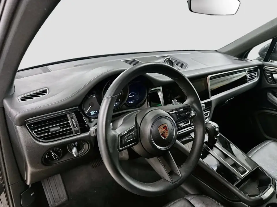 2025 Porsche Macan Base - Photo 31