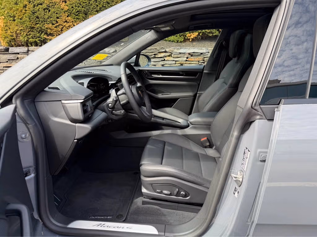 2026 Porsche Macan Base - Photo 28