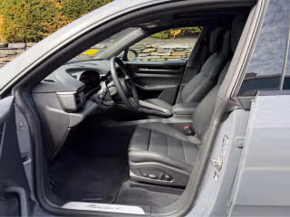 2026 Porsche Macan Base - Photo 25