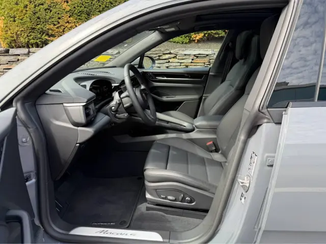 2026 Porsche Macan Base - Photo 30