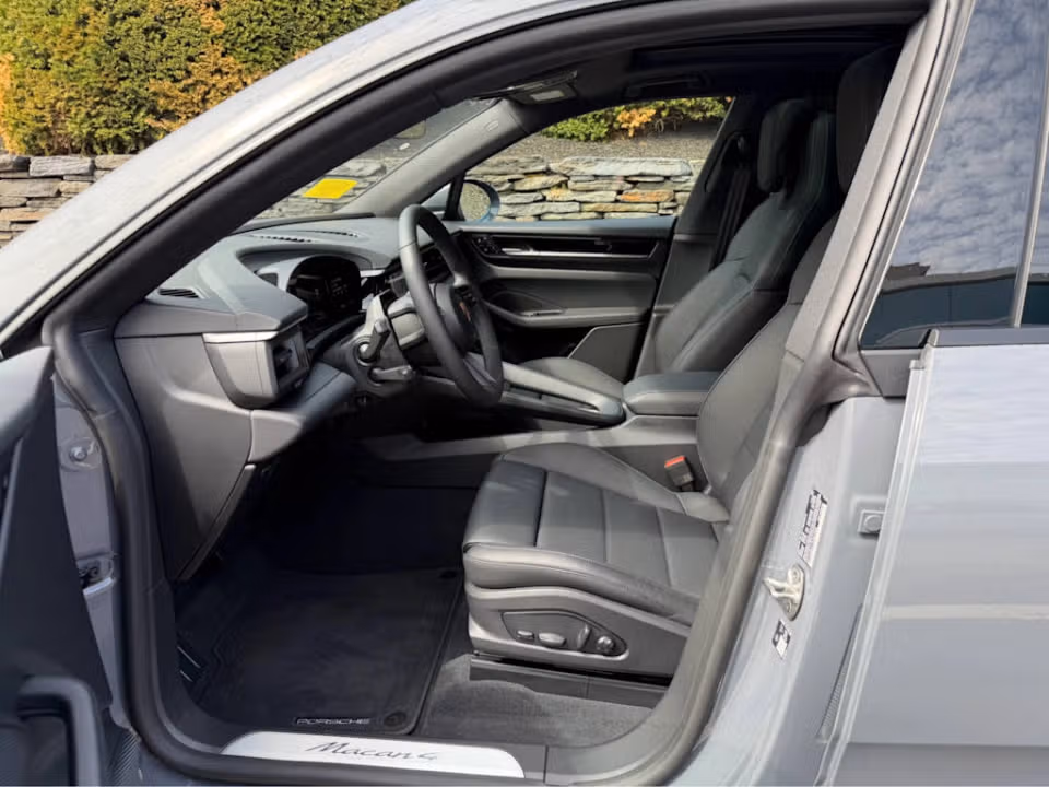 2026 Porsche Macan Base - Photo 27