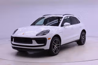 2025 Porsche Macan's photo