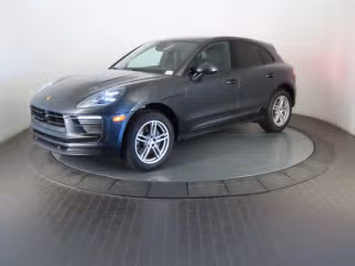 2025 Porsche Macan -'s photo