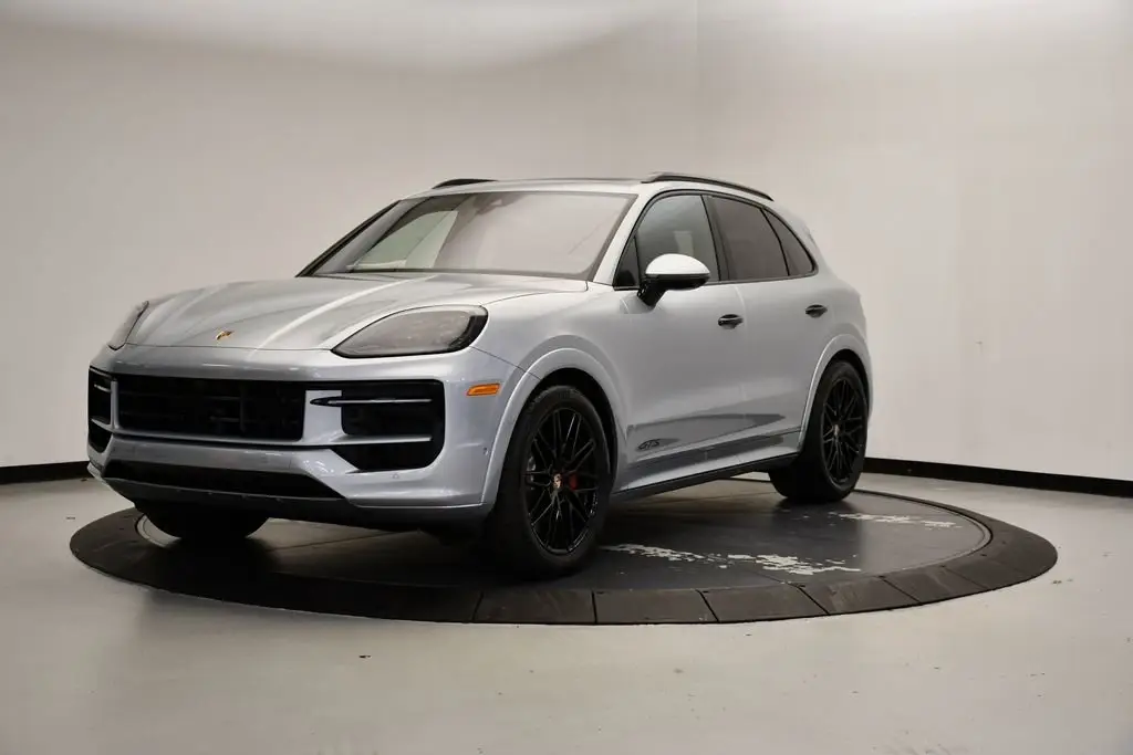 2026 Porsche Cayenne GTS - Photo 8