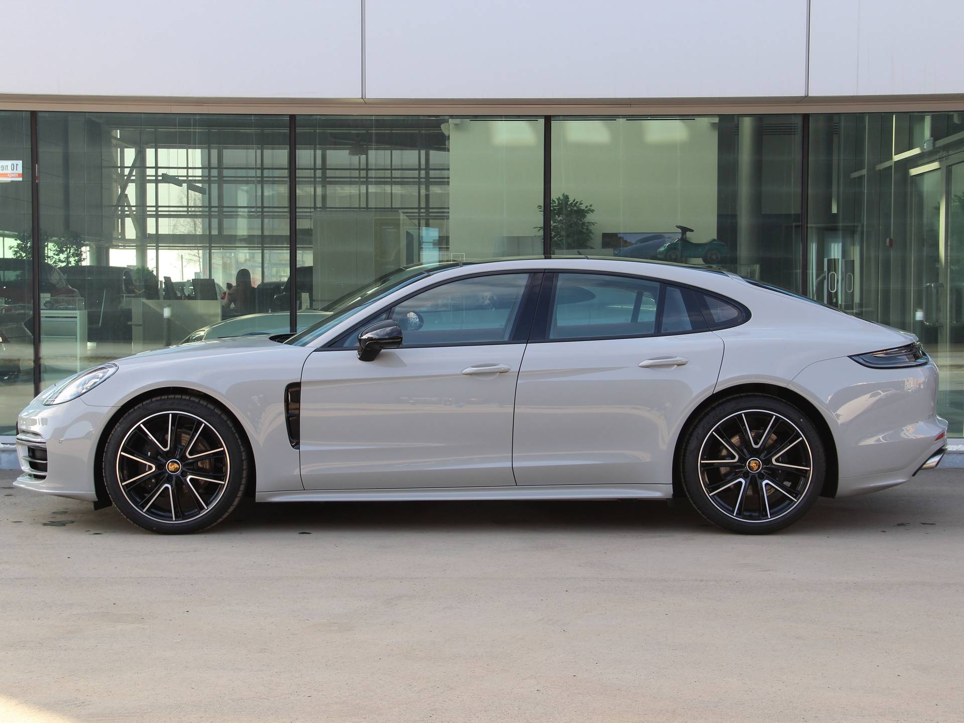 Купить Porsche 2022 Porsche Panamera 4 с пробегом в Порше Центр Ижевск
