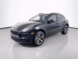 2025 Porsche Macan's photo