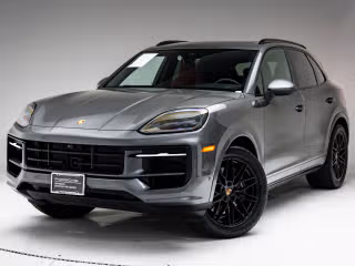 2025 Porsche Cayenne -'s photo