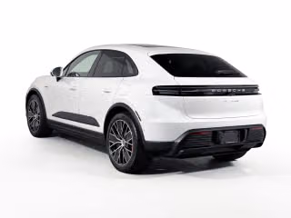 2025 Porsche Macan S - Photo 17