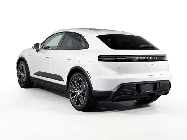 2025 Porsche Macan S - Photo 22