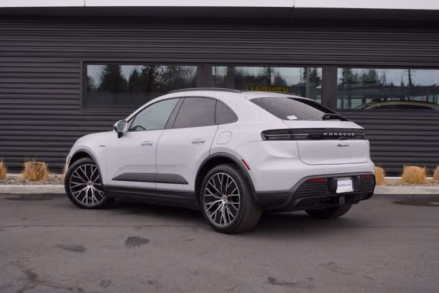 2026 Porsche Macan Base - Photo 18
