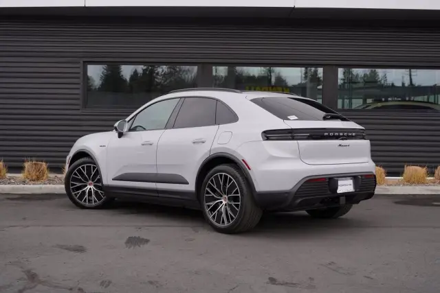 2026 Porsche Macan Base - Photo 22