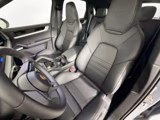 2025 Porsche Cayenne Base - Photo 33
