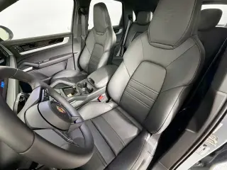 2025 Porsche Cayenne Base - Photo 37