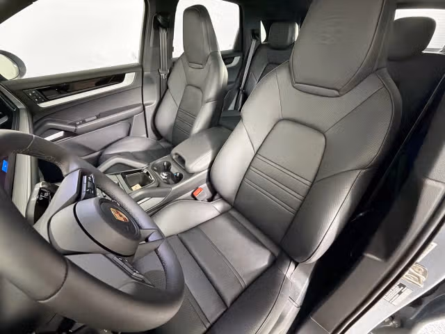 2025 Porsche Cayenne Base - Photo 34