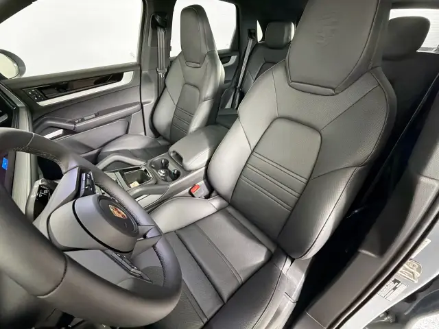 2025 Porsche Cayenne Base - Photo 38