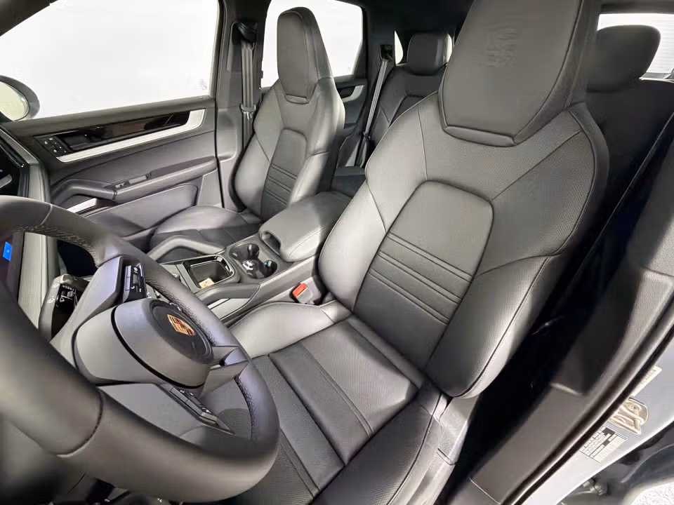 2025 Porsche Cayenne Base - Photo 35