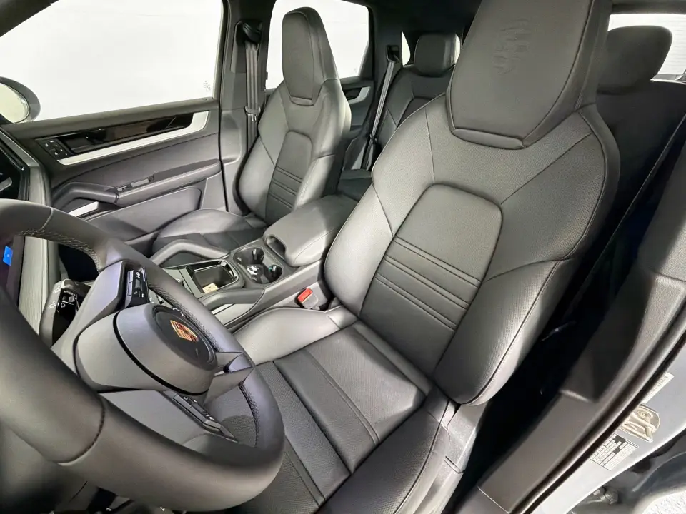 2025 Porsche Cayenne Base - Photo 39