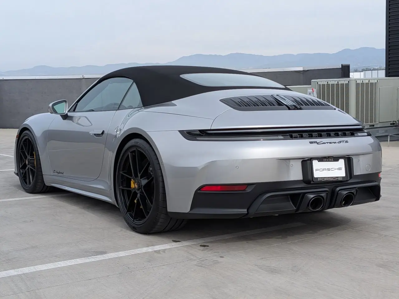 2026 Porsche 911 GTS - Photo 24