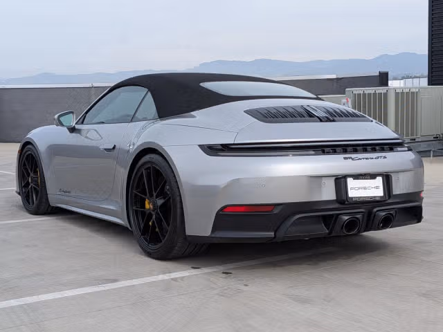 2026 Porsche 911 GTS - Photo 18