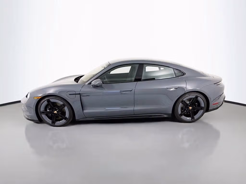 2026 Porsche Taycan GTS - Photo 12